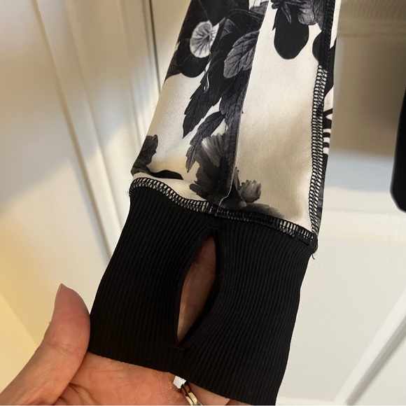 Lululemon Define Jacket - Picture 4 of 6